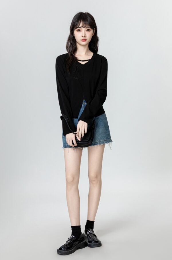 Black Vneck Ruched Split Top - Image 6