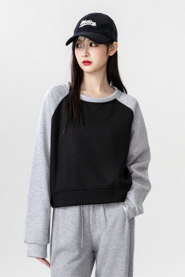 Color Block Raglan Sleeve Sweatshirt - Image 4