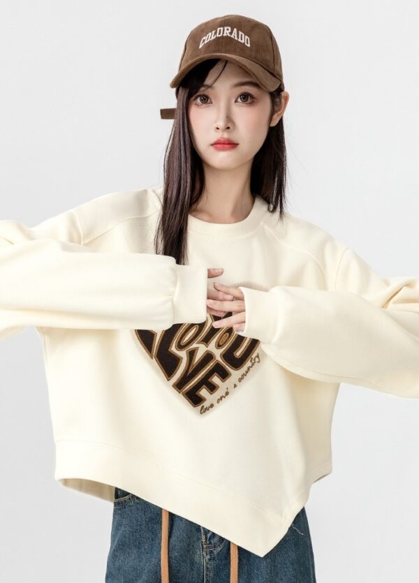 Heart Letter Design Crewneck Sweatshirt - Image 7