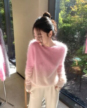 Pink Gradient Cozy Sweater | Jisoo - BlackPink