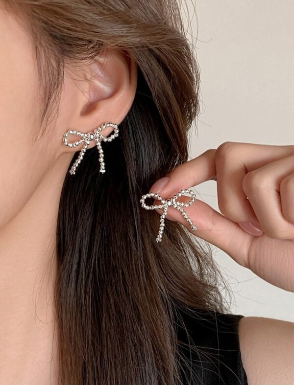 Silver Bowknot Beaded Earrings | Jisoo - BlackPink - Image 2