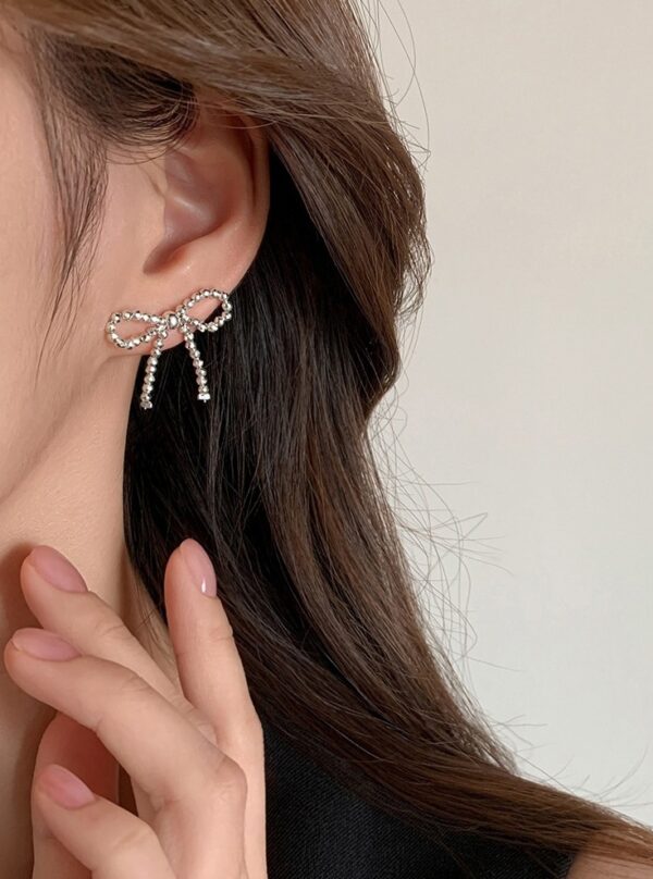 Silver Bowknot Beaded Earrings | Jisoo - BlackPink - Image 4