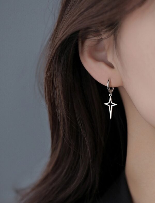 Silver Hollow Four-Pointed Star Earrings | Heeseung - Enhypen