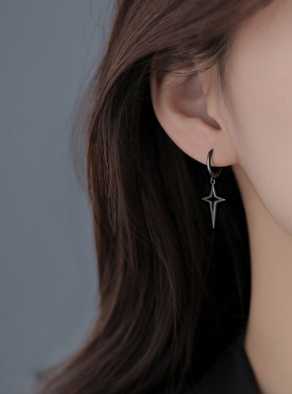 Silver Hollow Four-Pointed Star Earrings | Heeseung - Enhypen - Image 3