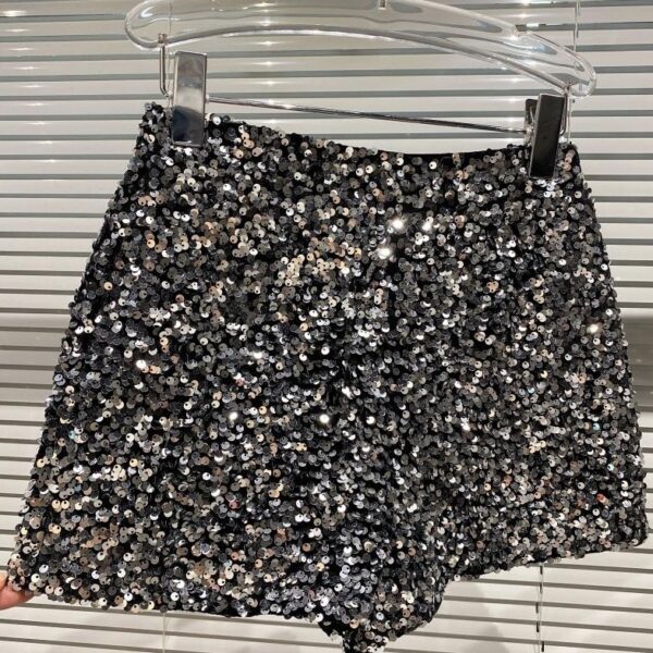 Silver Sequins Mini Shorts | Jisoo - BlackPink - Image 2