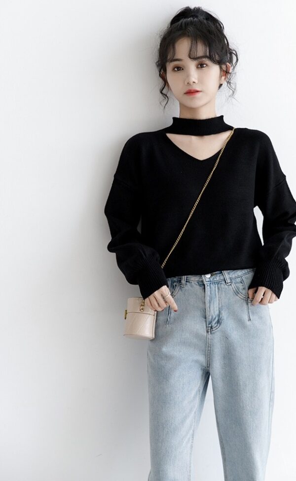 Spring Knit Vneck Long Sleeve Top - Image 4