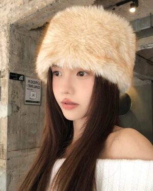 Beige Fur Winter Hat | Chung Ha