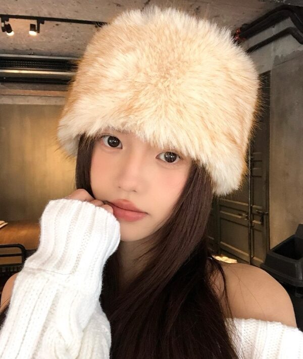 Beige Fur Winter Hat | Chung Ha - Image 2