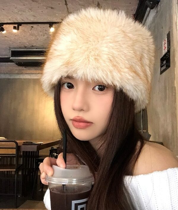 Beige Fur Winter Hat | Chung Ha - Image 4