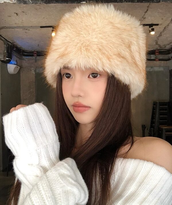 Beige Fur Winter Hat | Chung Ha - Image 5