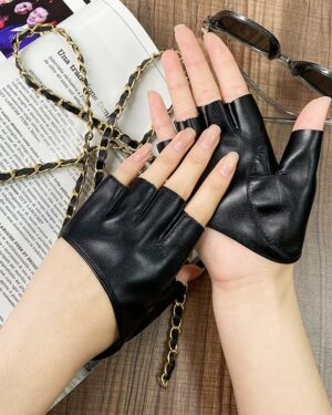 Black Faux Leather Half-Finger Gloves | Chung Ha