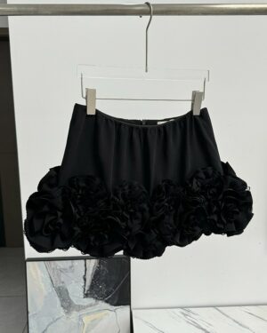 Black Floral Edge Mini Skirt | Gaeul - IVE