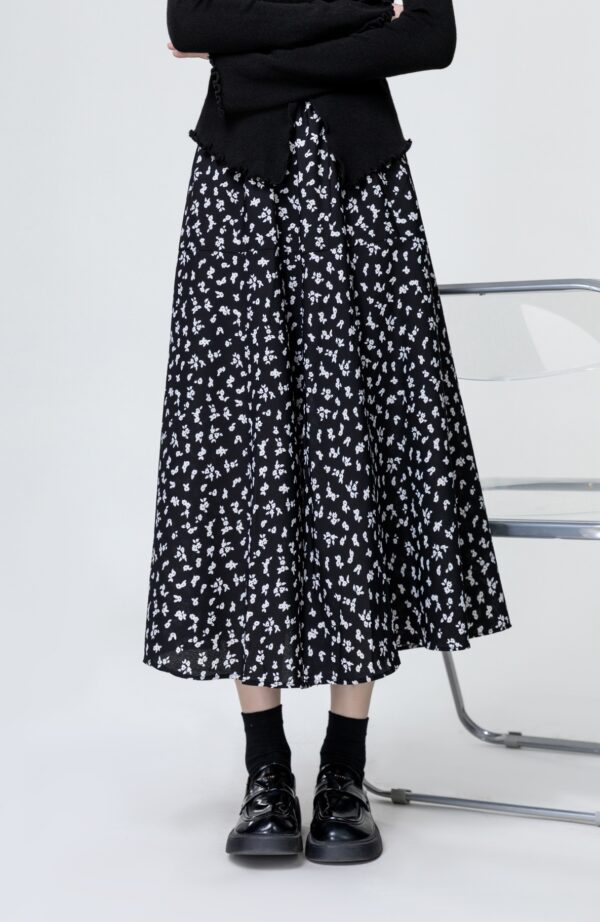 Black Floral Highwaist Midi Skirt - Image 3