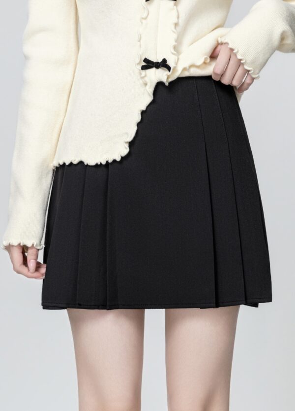 Black Highwaist Pleated Aline Skirt - Image 5