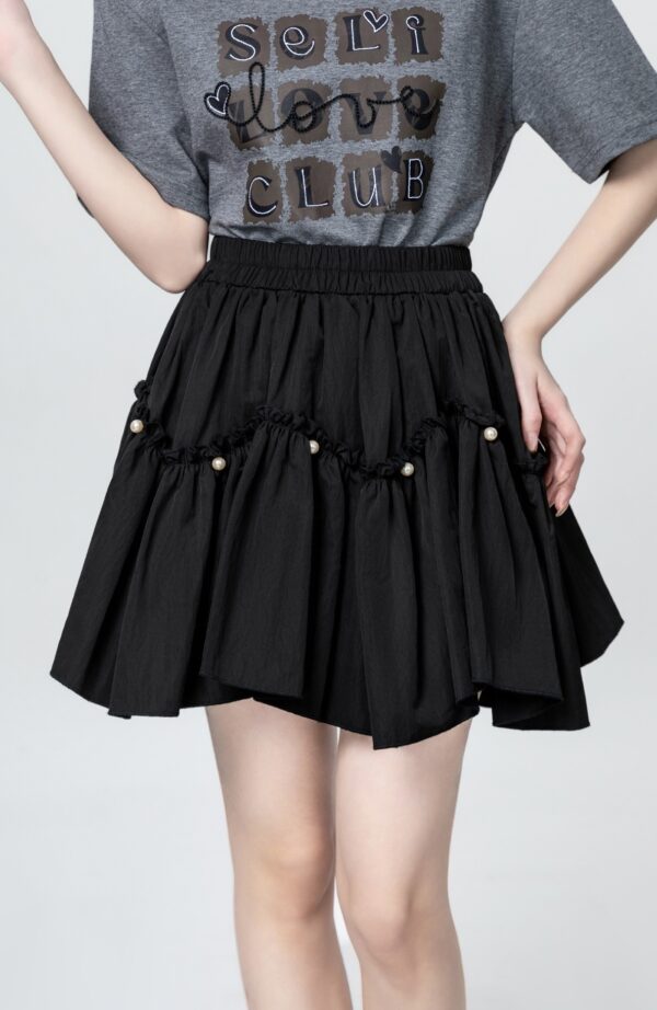 Black Highwaisted Flared Skirt - Image 2