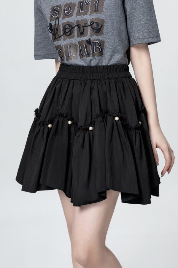 Black Highwaisted Flared Skirt - Image 3