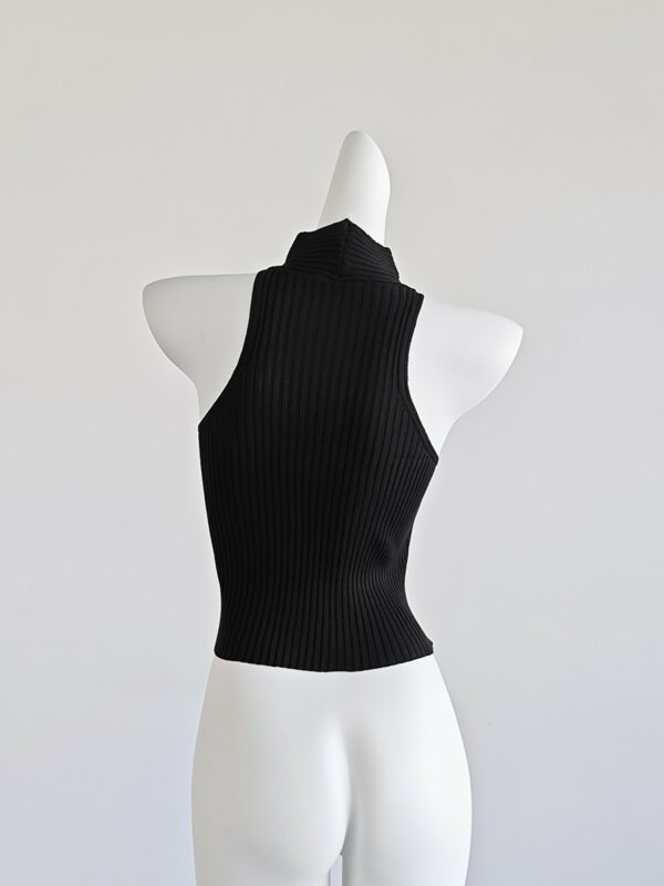 Black Ribbed Cross Neck Halter Top | Yuna - ITZY - Image 4