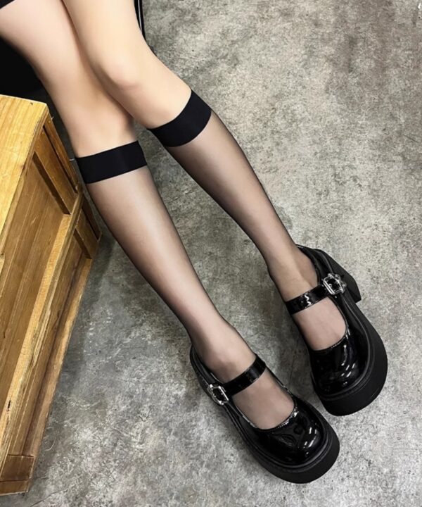 Black Sheer Knee-High Stockings | ILLIT