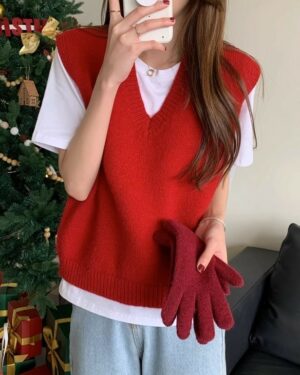 Red V-Neck Knitted Vest | Jisoo - BlackPink