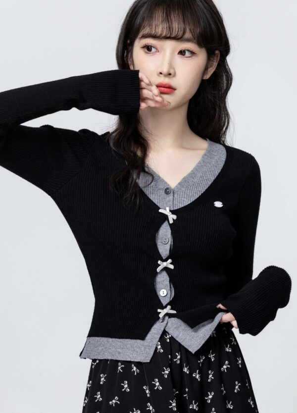 Black Vneck Knit Sweater With Bow Design - Image 7