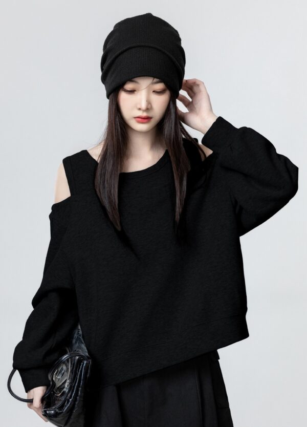 Chic Black Offshoulder Sweatshirt - Image 6