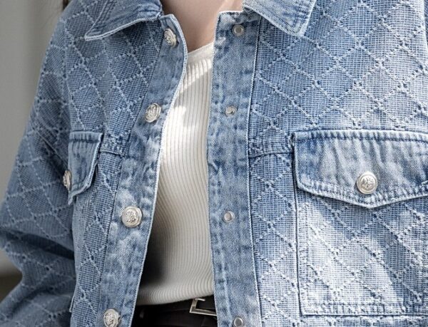 Chic Short Denim Jacket - Image 7