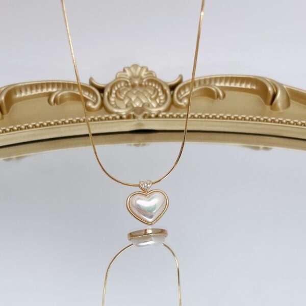 Gold Chain Pearl Heart Pendant Necklace | Jennie - BlackPink - Image 3