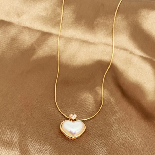 Gold Chain Pearl Heart Pendant Necklace | Jennie - BlackPink - Image 7