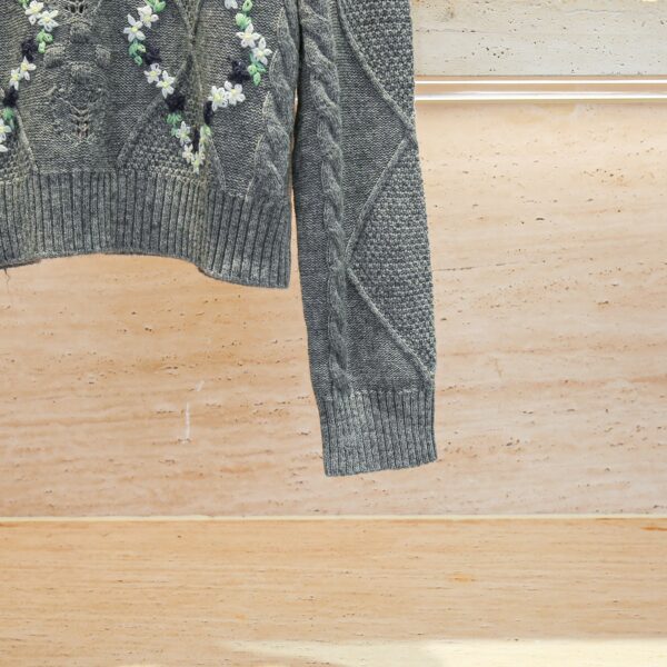 Grey Embroidered Flowers Knitted Sweater | Iroha - ILLIT - Image 3