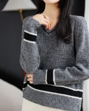 Grey V-Neck With Black Linings Sweater | Chaewon - Le Sserafim