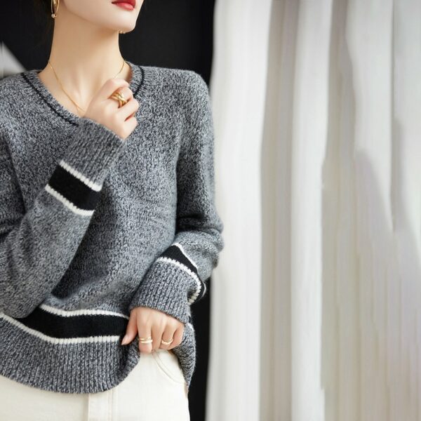 Grey V-Neck With Black Linings Sweater | Chaewon - Le Sserafim - Image 2