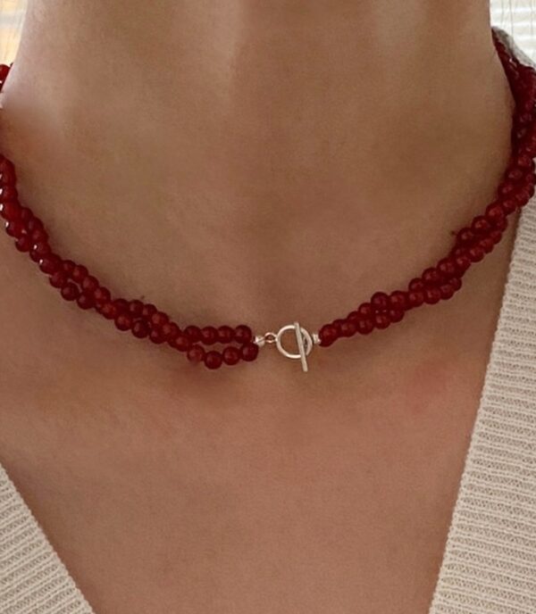 Red Twisted Berries Beads Necklace | Yunah - ILLIT