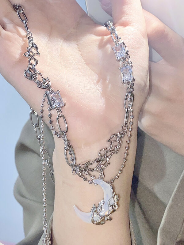 Silver Layered Chain Crescent Moon Necklace | Gaeul - IVE - Image 2