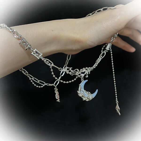 Silver Layered Chain Crescent Moon Necklace | Gaeul - IVE - Image 3