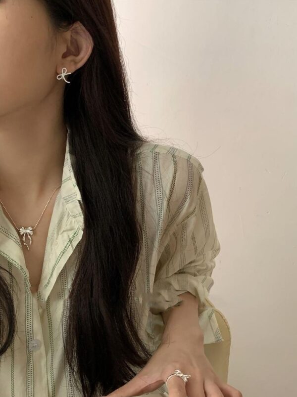 Silver Rope Bow Earrings | Jisoo - BlackPink - Image 2