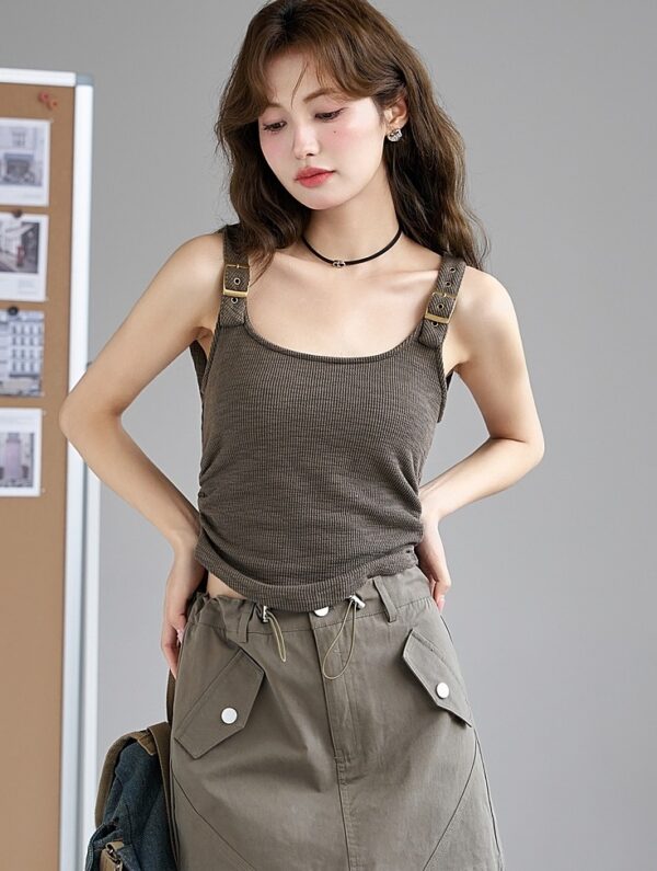 Trendy Sleeveless Hooded Top - Image 3