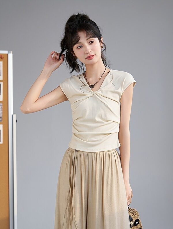 Trendy Vneck Short Sleeve Top - Image 3