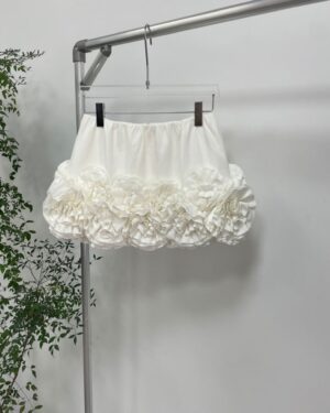 White Floral Accent Mini Skirt | Chung Ha