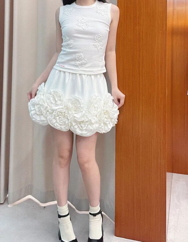 White Floral Accent Mini Skirt | Chung Ha - Image 4