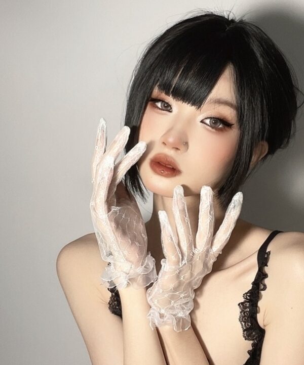 White Lace Ruffle Gloves | Jennie - BlackPink - Image 2