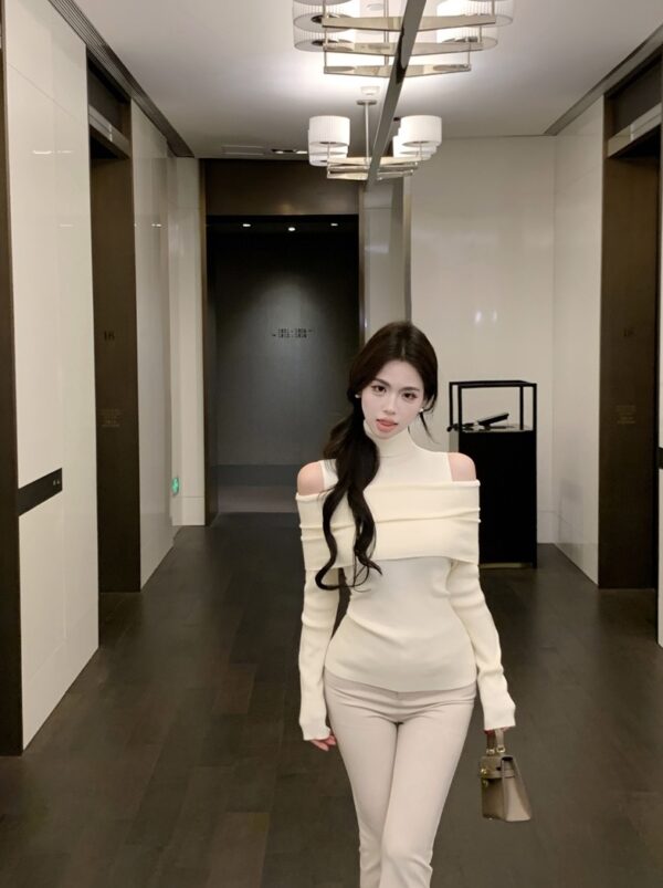 White Off-Shoulders Turtle Neck Top | Wendy - Red Velvet - Image 3