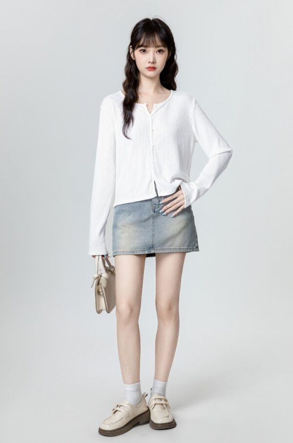 White Vneck Long Sleeve Top - Image 3