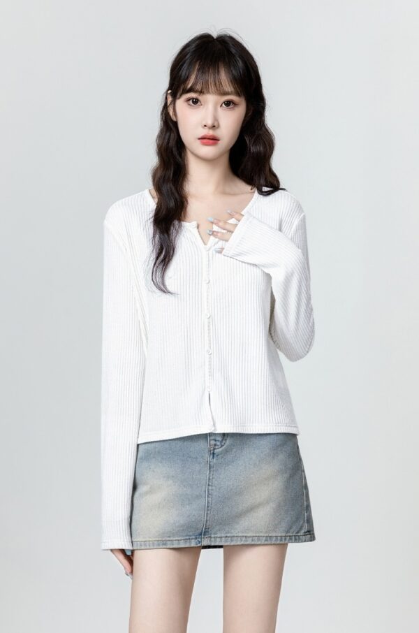 White Vneck Long Sleeve Top - Image 7