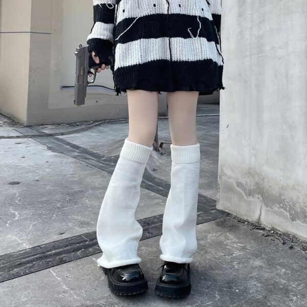 White Y2k-Style Leg Warmers | ILLIT - Image 2