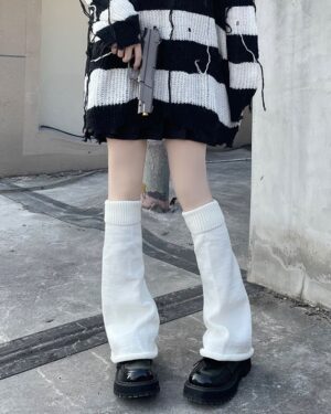 White Y2k-Style Leg Warmers | ILLIT